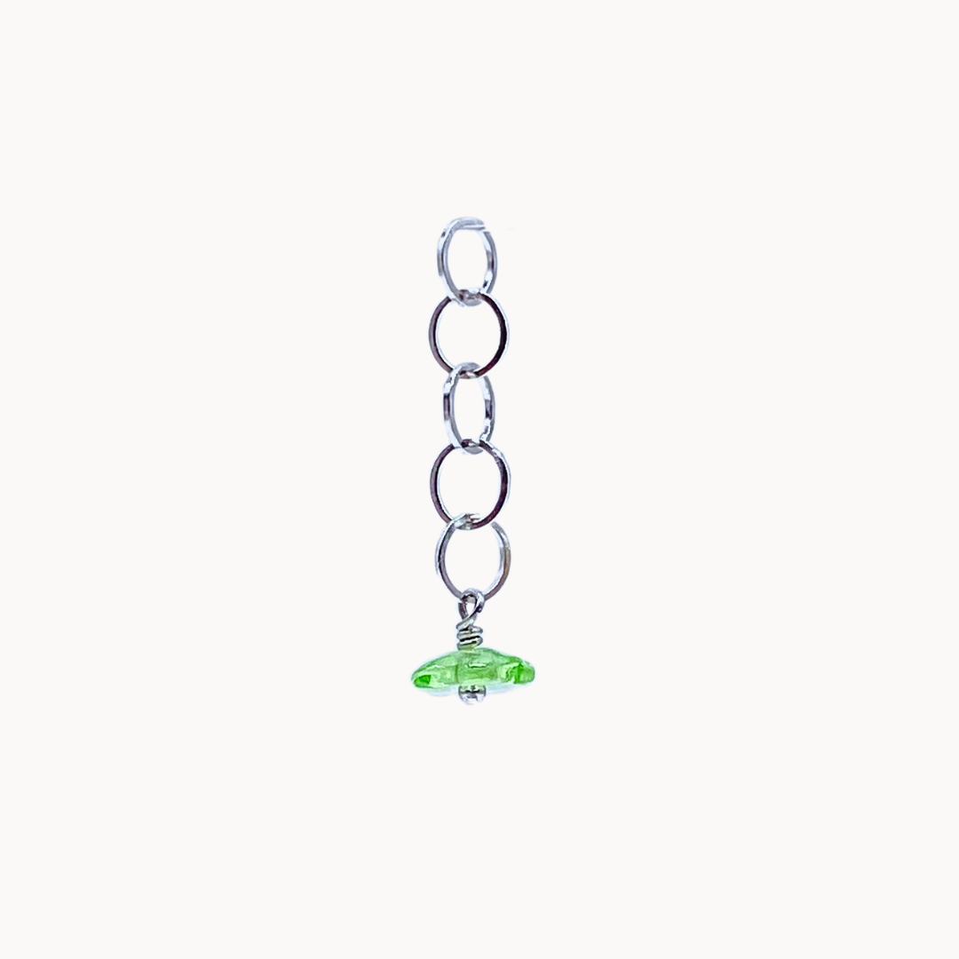 GREEN FLOWER CHAIN CHARM - CIRCLE OF DOTS
