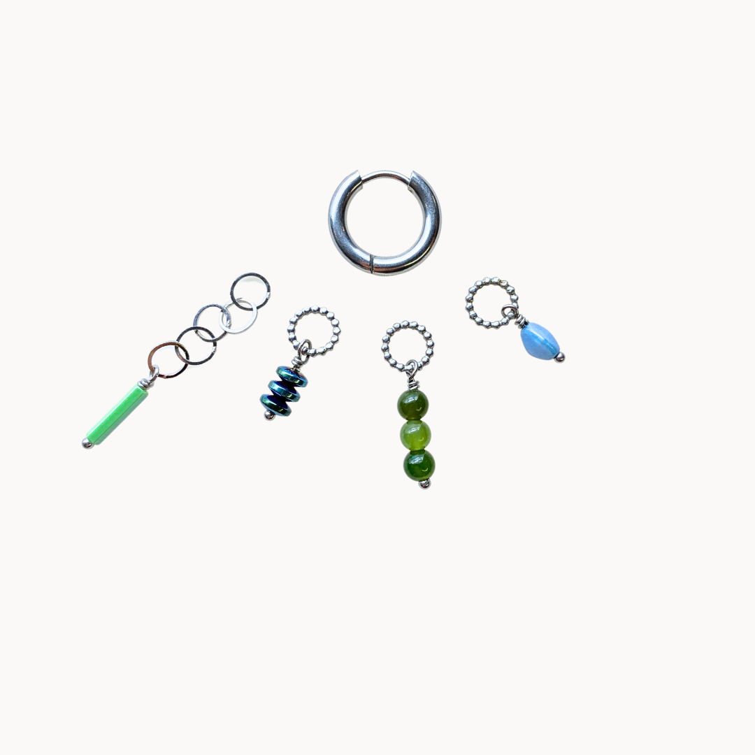 Dot Charm 105 - CIRCLE OF DOTS